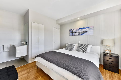 Aloha Waterfront Properties - Northern Rivers Accommodation 21