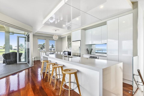 Aloha Waterfront Properties - Northern Rivers Accommodation 7