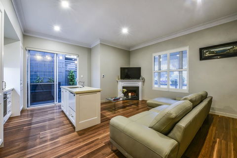 Aloha Central Luxury Apartments - Northern Rivers Accommodation 3