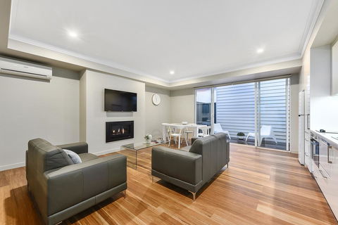 Aloha Central Luxury Apartments - Northern Rivers Accommodation 6