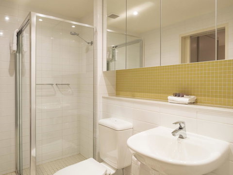 Oaks Glenelg Liberty Suites - Northern Rivers Accommodation 23
