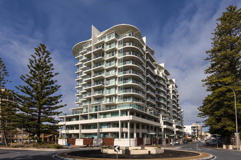 Oaks Glenelg Liberty Suites - Northern Rivers Accommodation 0