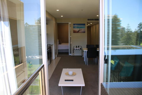 Beachside Luxury Getaway In Glenelg - Northern Rivers Accommodation 3
