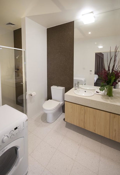 Majestic Old Lion Apartments - Northern Rivers Accommodation 4