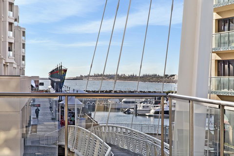 Glenelg Seaside Apartment - Northern Rivers Accommodation 6