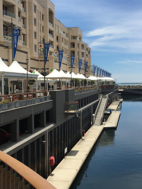 Glenelg Seaside Apartment - Northern Rivers Accommodation 3