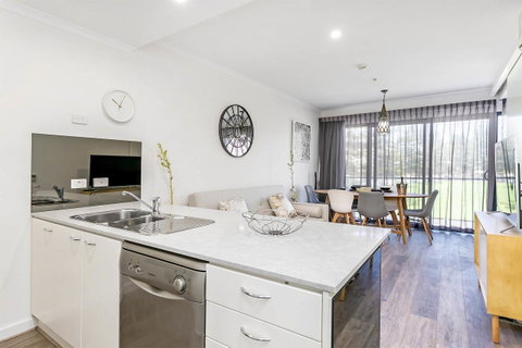 Heart Of Glenelg BnB - Northern Rivers Accommodation 5