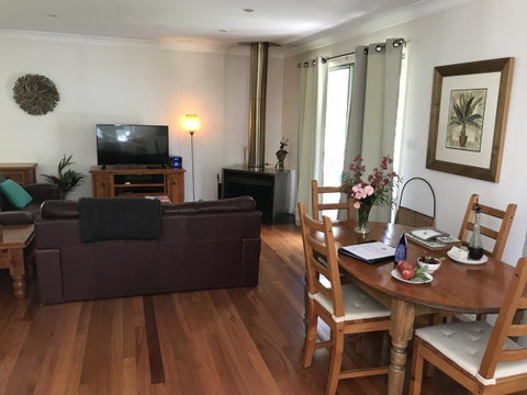 Ghost Hill Road Retreat - Northern Rivers Accommodation 6
