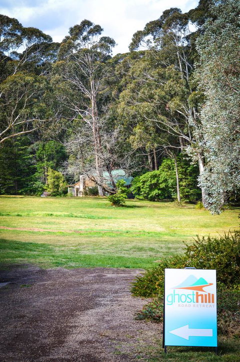 Ghost Hill Road Retreat - Northern Rivers Accommodation 10