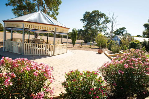 Barossa Vineyard Cottages - Northern Rivers Accommodation 4