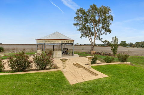 Barossa Vineyard Cottages - Northern Rivers Accommodation 25