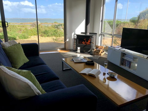 Coorong Waterfront Retreat - Northern Rivers Accommodation 8