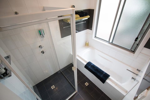 Coorong Waterfront Retreat - Northern Rivers Accommodation 11