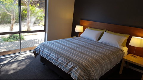 Coorong Waterfront Retreat - Northern Rivers Accommodation 2