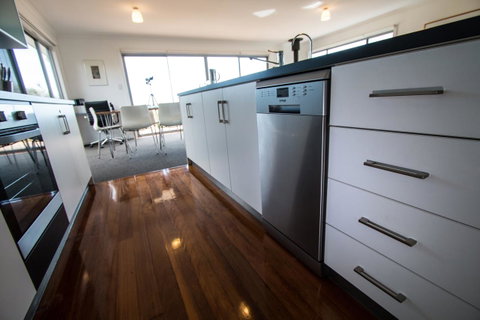 Coorong Waterfront Retreat - Northern Rivers Accommodation 10