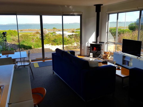 Coorong Waterfront Retreat - Northern Rivers Accommodation 0
