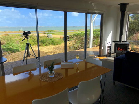 Coorong Waterfront Retreat - Northern Rivers Accommodation 7