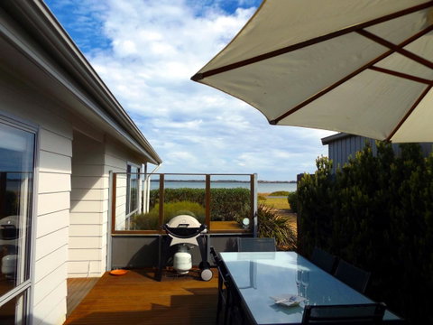 Coorong Waterfront Retreat - Northern Rivers Accommodation 17