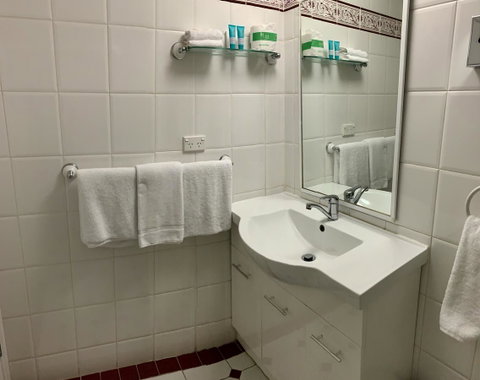 Ensenada Motor Inn And Suites - Northern Rivers Accommodation 6