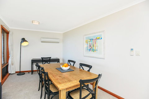 Franklin Beachfront Apartments - Northern Rivers Accommodation 7