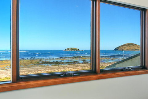 Franklin Beachfront Apartments - Northern Rivers Accommodation 12