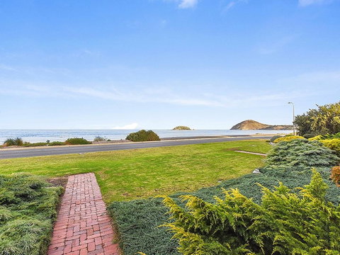 Franklin Beachfront Apartments - Northern Rivers Accommodation 0