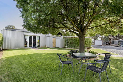 Barossa Retro BnB - Northern Rivers Accommodation 3