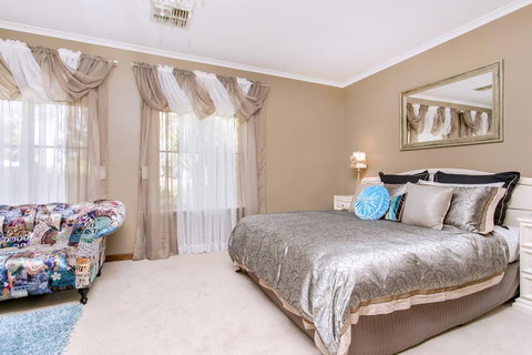 Barossa Retro BnB - Northern Rivers Accommodation 8