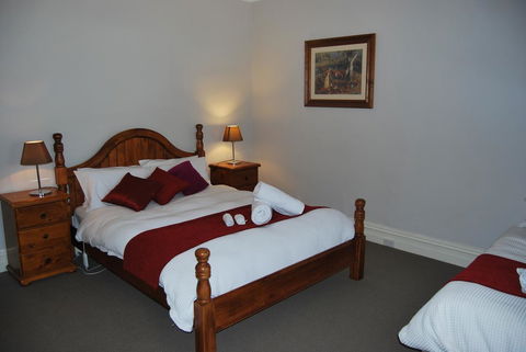 Jacaranda Cottage - Northern Rivers Accommodation 7