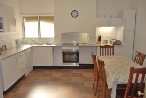 Jacaranda Cottage - Northern Rivers Accommodation 3