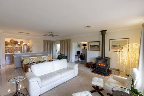 Angaston House - Northern Rivers Accommodation 2