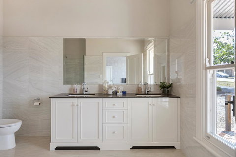 Grandview Accommodation - The Elm Tree Apartments - Northern Rivers Accommodation 6