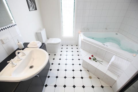 Wine And Roses Bed And Breakfast - Northern Rivers Accommodation 11