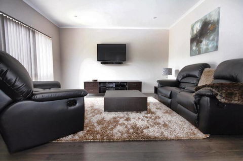 Casavino Luxury Villa - Northern Rivers Accommodation 18