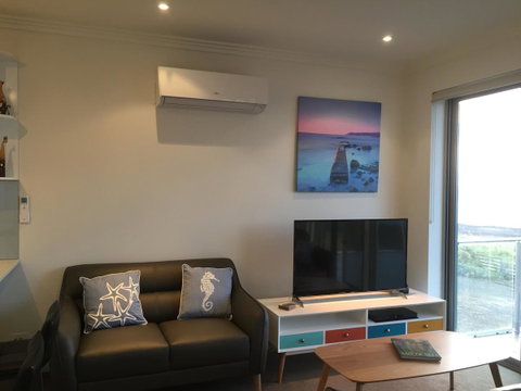 Penneshaw Oceanview Apartments - Northern Rivers Accommodation 7