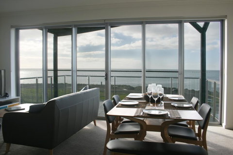 Penneshaw Oceanview Apartments - Northern Rivers Accommodation 6