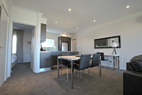Adelaide DressCircle Apartments - Archer Street - Northern Rivers Accommodation 8