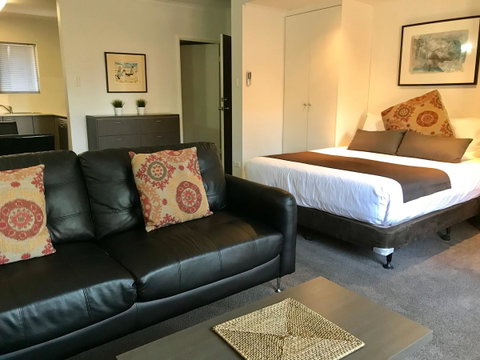 Adelaide DressCircle Apartments - Archer Street - Northern Rivers Accommodation 6
