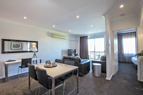 Adelaide DressCircle Apartments - Archer Street - Northern Rivers Accommodation 0