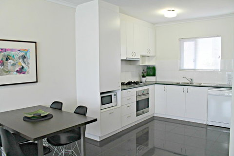 Adelaide DressCircle Apartments - Archer Street - Northern Rivers Accommodation 10