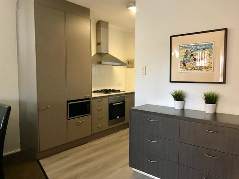Adelaide DressCircle Apartments - Archer Street - Northern Rivers Accommodation 1