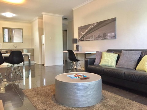 Adelaide DressCircle Apartments - Archer Street - Northern Rivers Accommodation 7
