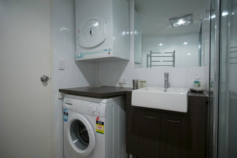 Adelaide DressCircle Apartments - Archer Street - Northern Rivers Accommodation 16
