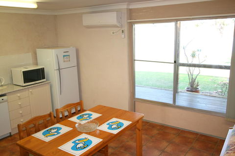 Lake Edge Apartments - Northern Rivers Accommodation 14