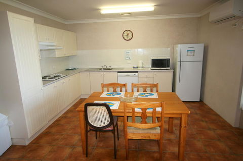 Lake Edge Apartments - Northern Rivers Accommodation 17