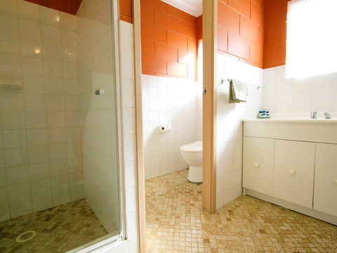 Lake Edge Apartments - Northern Rivers Accommodation 25