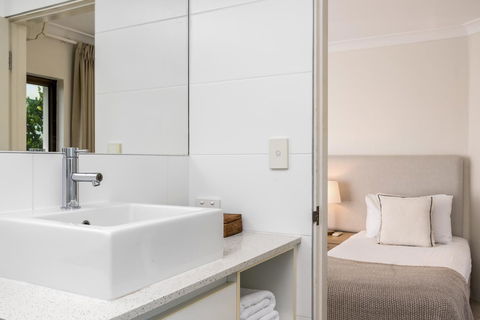 Bayview Beachfront Apartments, In Town Right On The Beach - Northern Rivers Accommodation 31