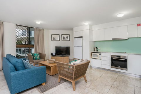 Bayview Beachfront Apartments, In Town Right On The Beach - Northern Rivers Accommodation 40