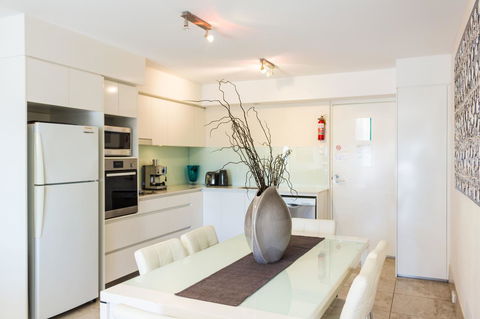 Bayview Beachfront Apartments, In Town Right On The Beach - Northern Rivers Accommodation 42