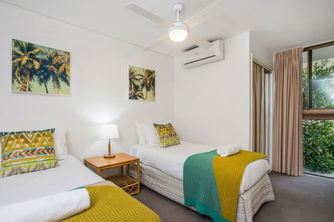 Bayview Beachfront Apartments, In Town Right On The Beach - Northern Rivers Accommodation 34
